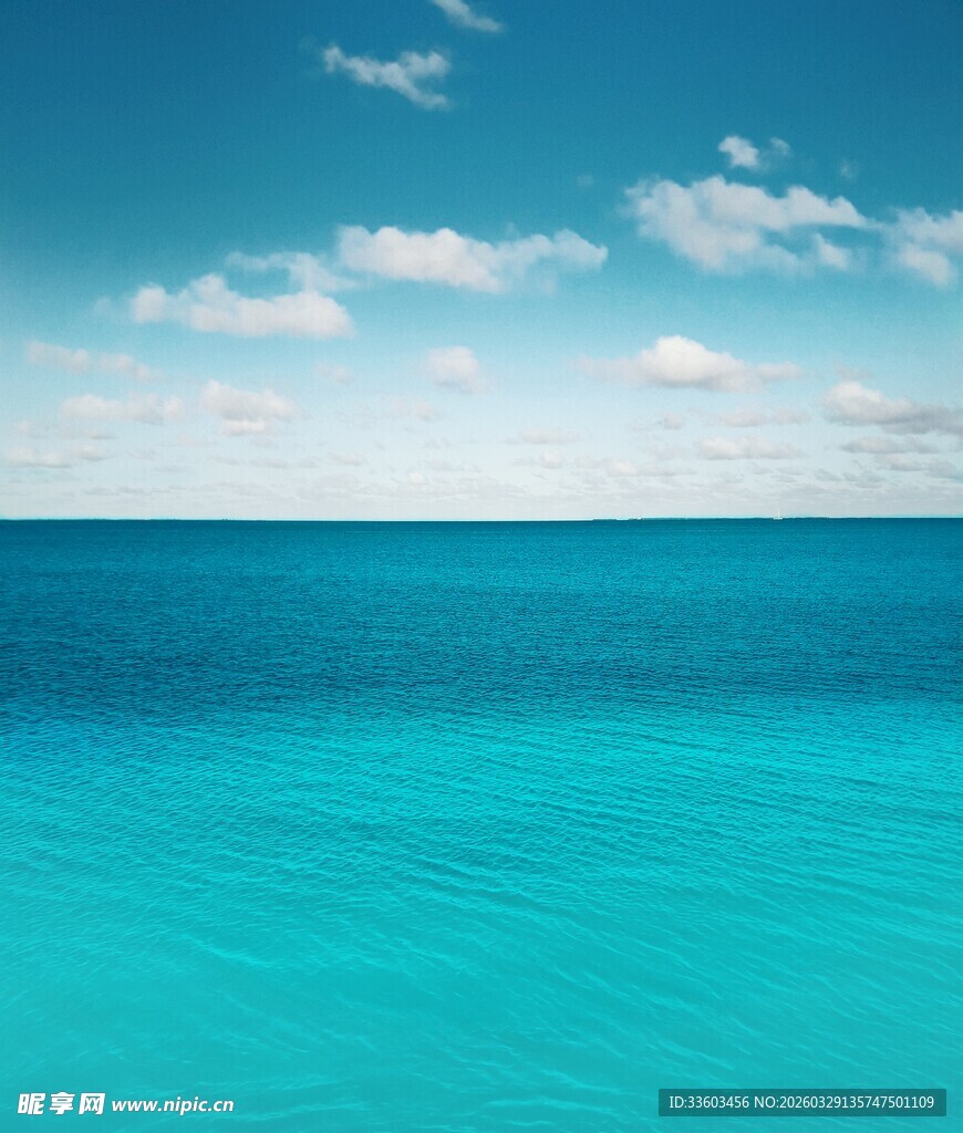 蔚蓝大海与晴空美景