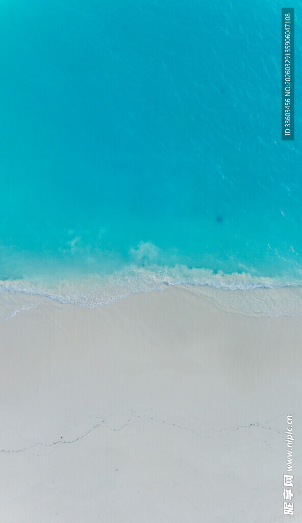 蓝白渐变背景画面