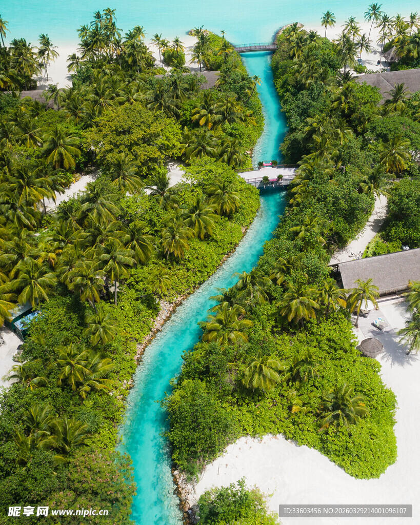 热带海岛水上度假屋美景