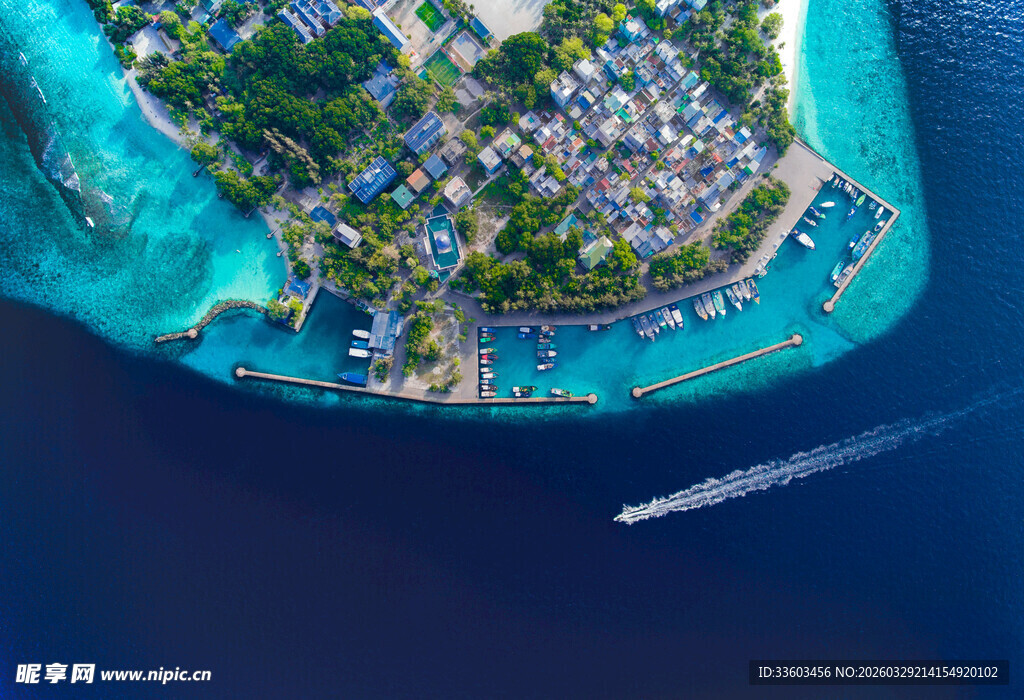 俯瞰美丽海岛度假胜地