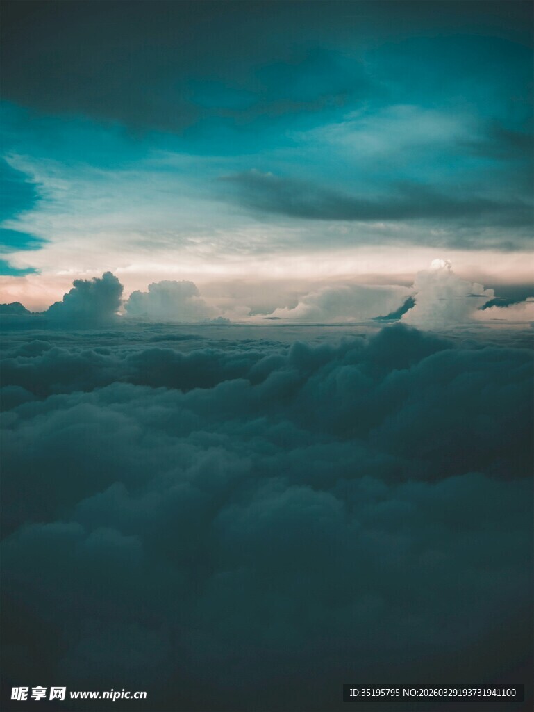 云海之上的梦幻天空