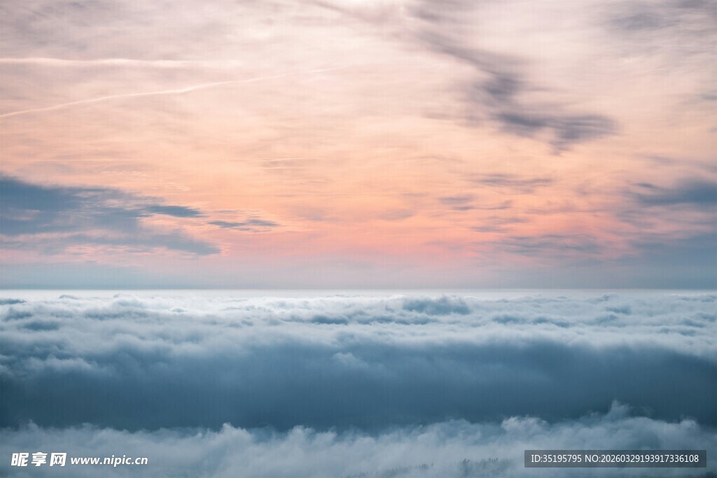 云海之上的梦幻天空