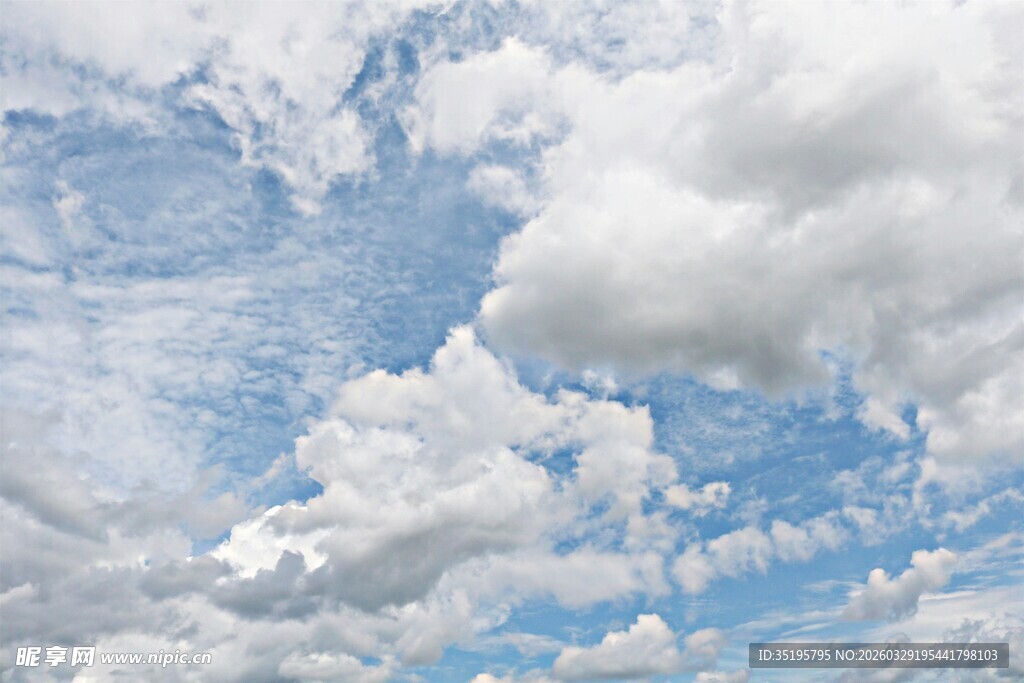 蓝天白云的美丽天空景象