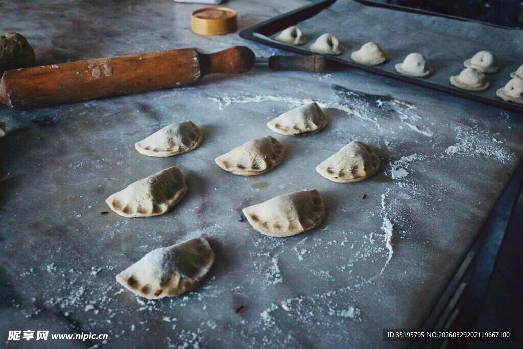 手工制作的美味饺子