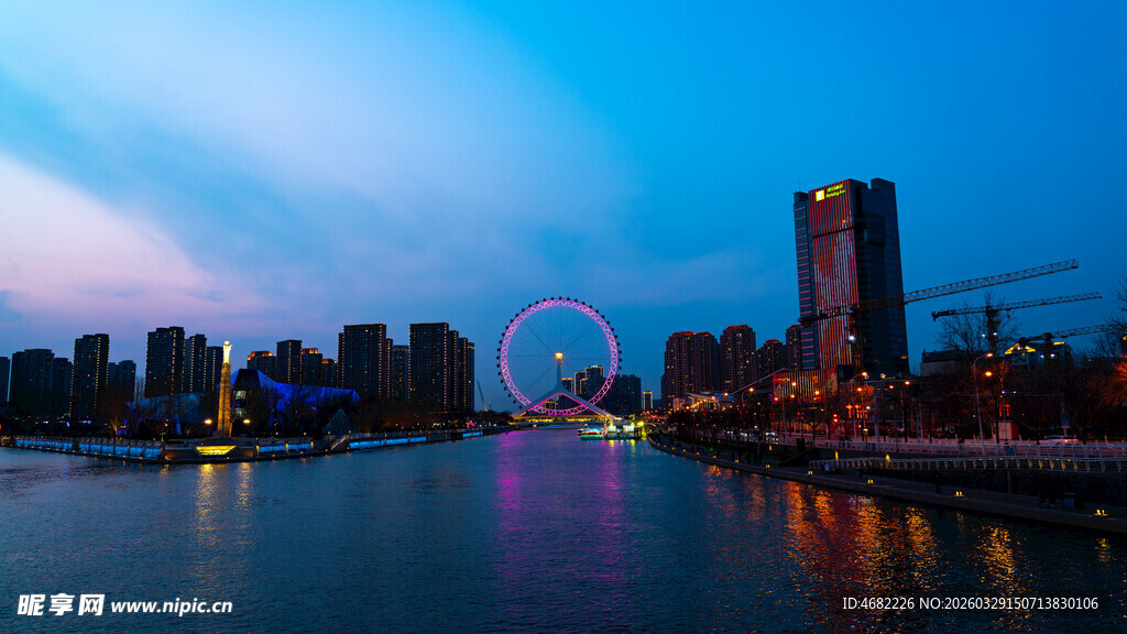 天津之眼城市河畔夜景与摩天轮