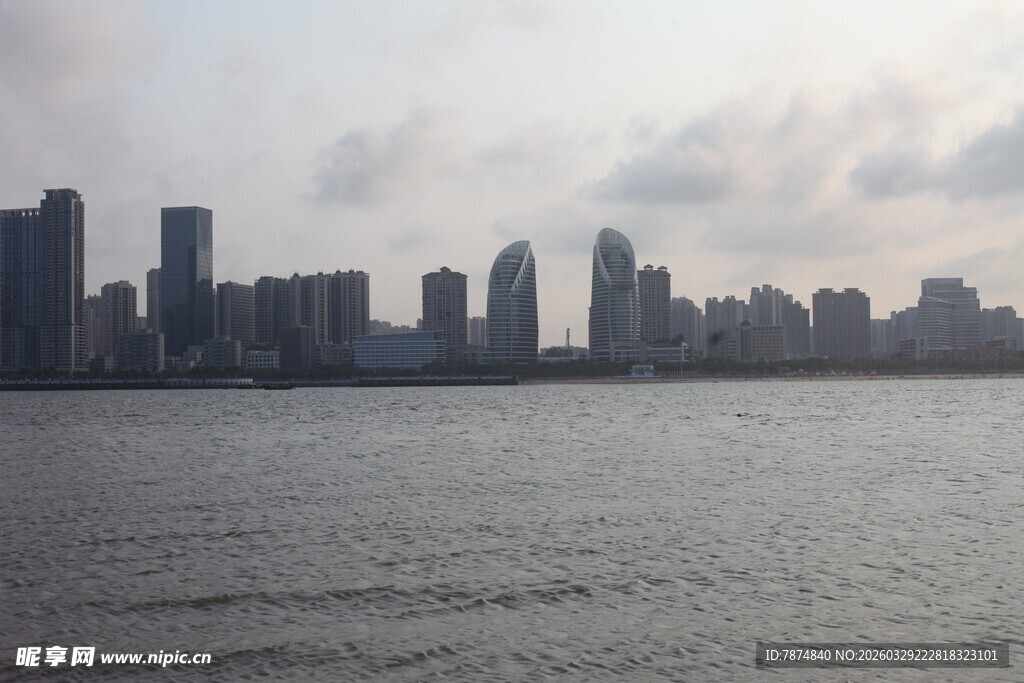 湛江城市江畔风光