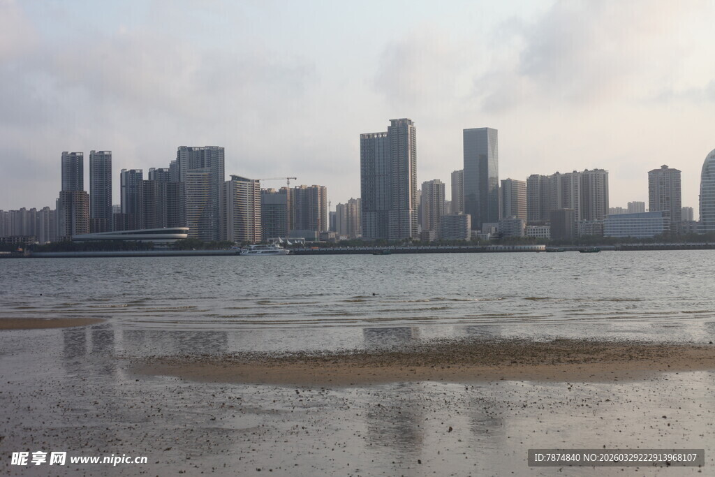 湛江海滨城市天际线景观