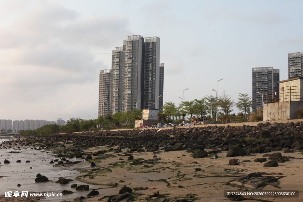 湛江海滨城市低矮与高楼景致