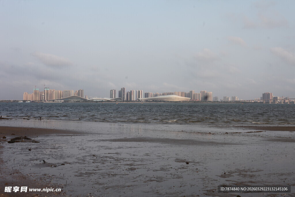 湛江海滨城市远景风光