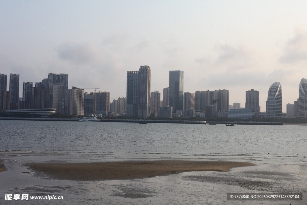 湛江城市江畔风光