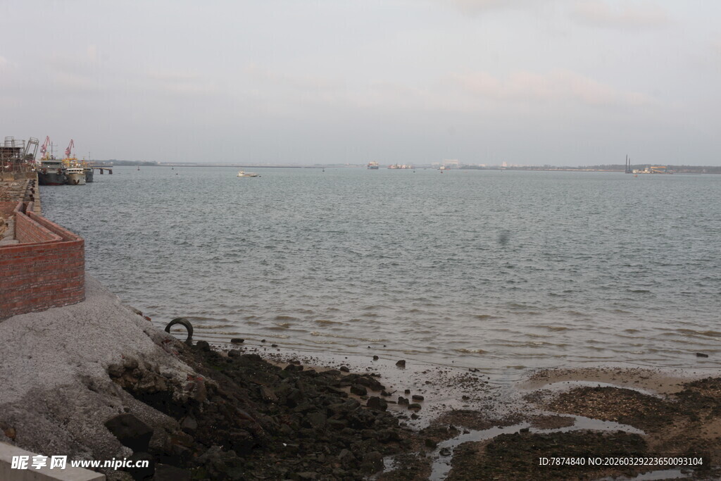 湛江海边景致 宁静的海岸线