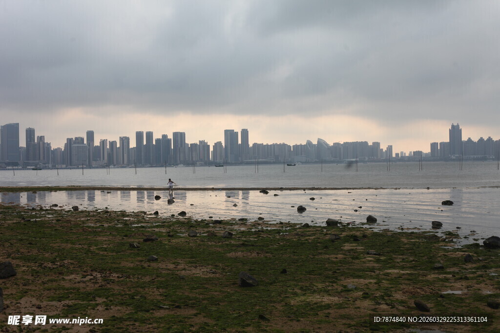 湛江城市江畔风光