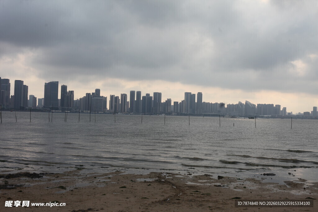 湛江海滨城市天际线景观