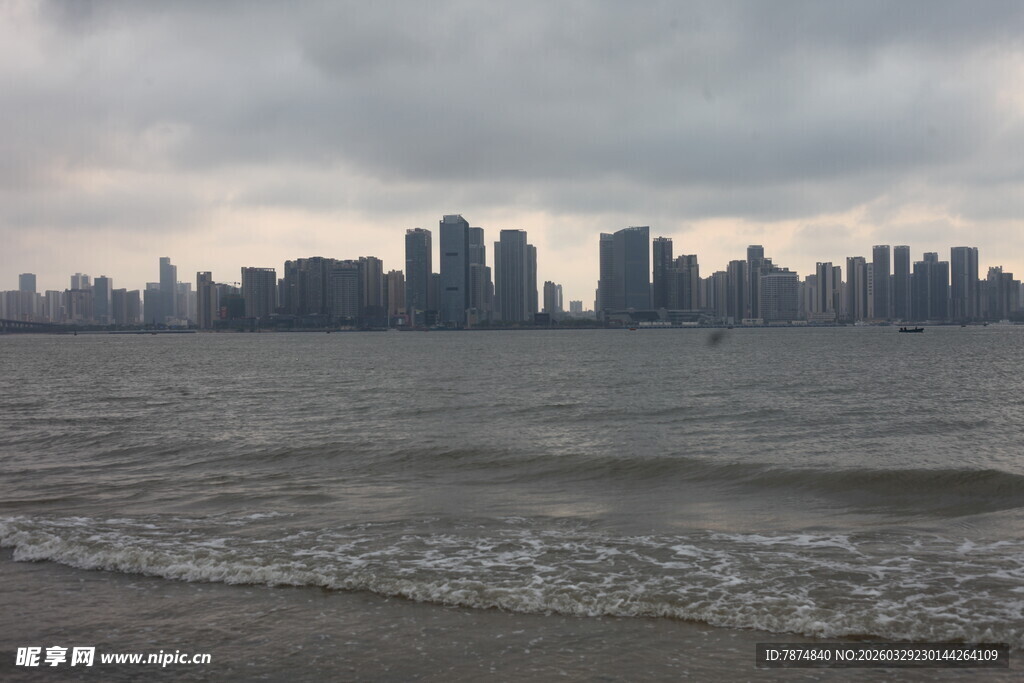 湛江海滨城市天际线景观