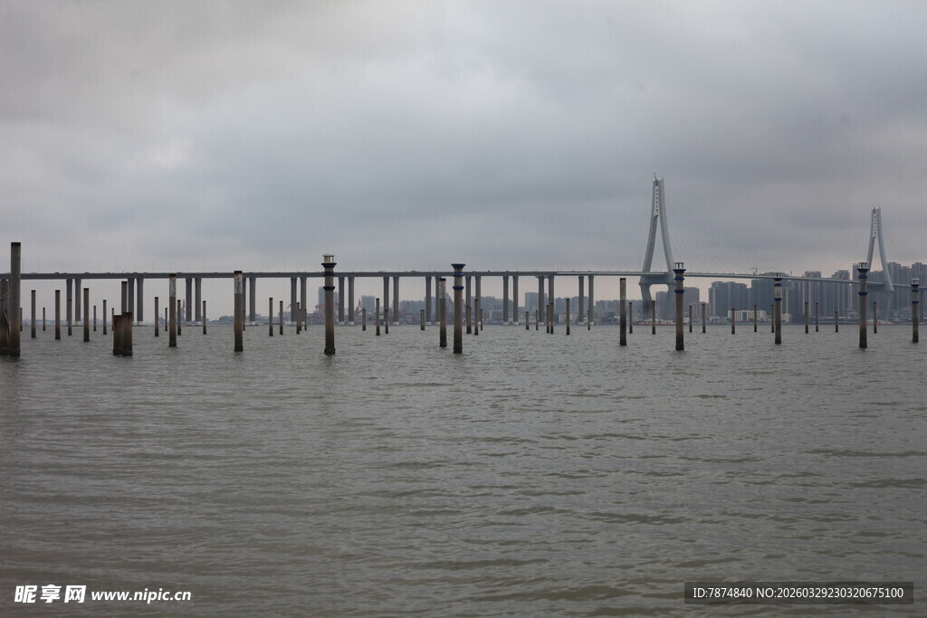 湛江海上长桥 云雾中的景致