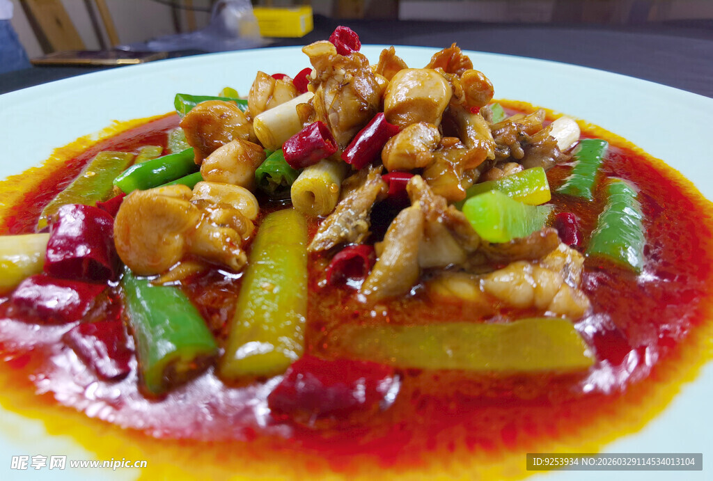 香辣美味爆炒牛蛙