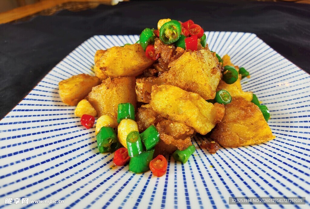 美味彩椒炸鸡块 功夫土豆