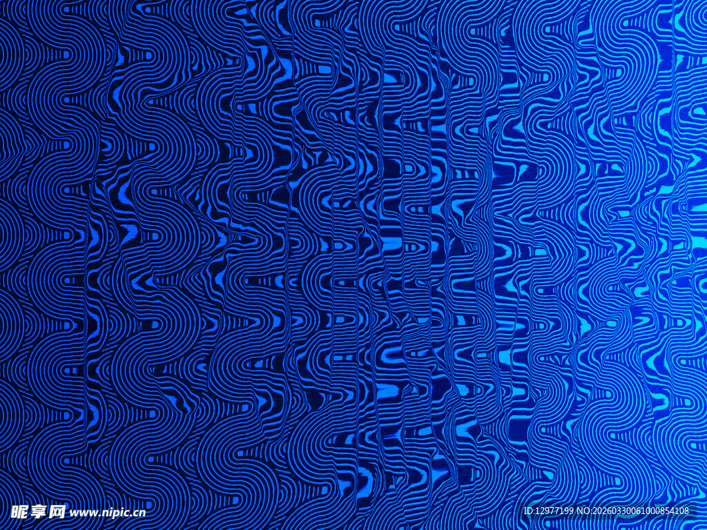蓝色背景上的晶莹水滴