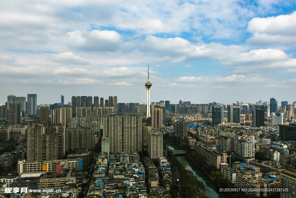 成都城市天际线339电视塔