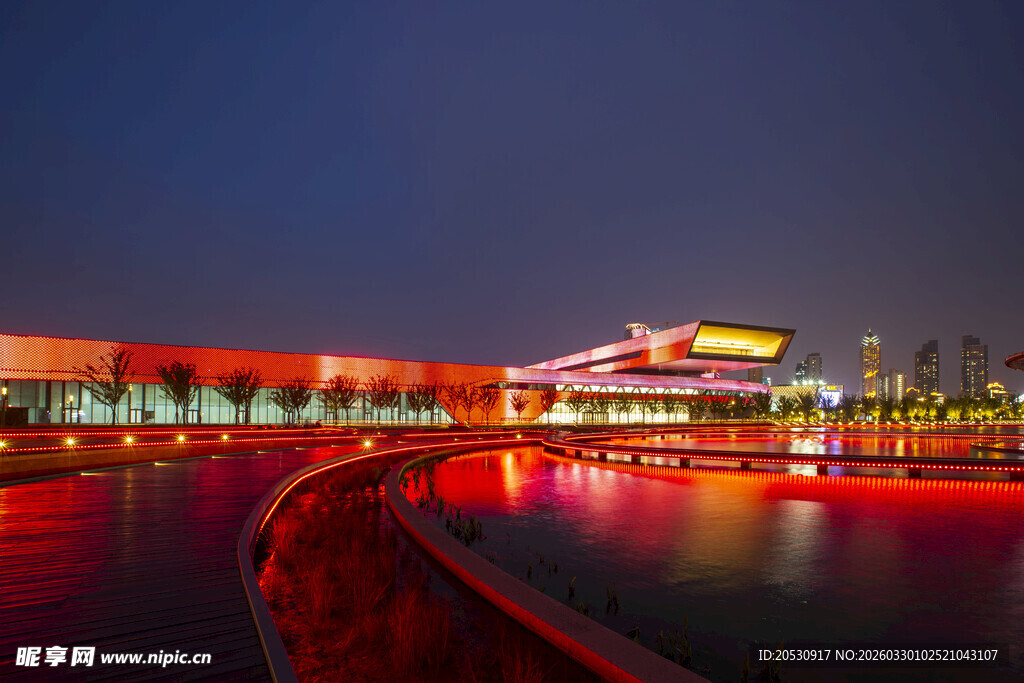 苏州狮山文化广场苏州科技馆夜景
