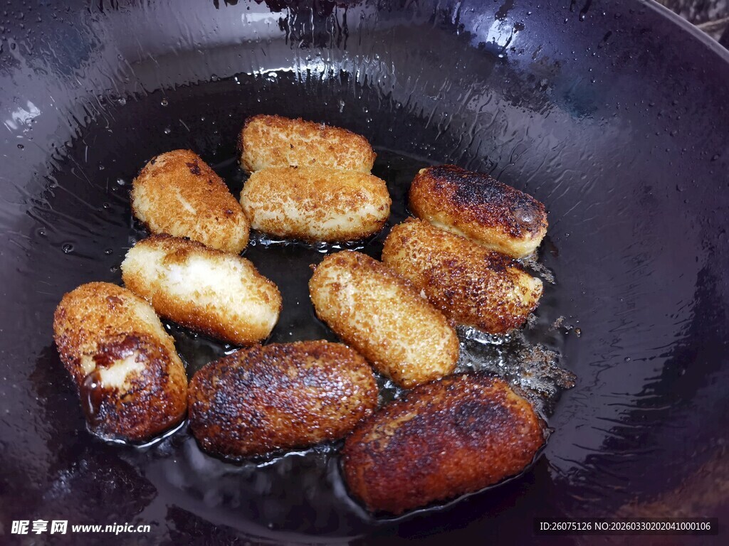 锅中煎制的美味小食