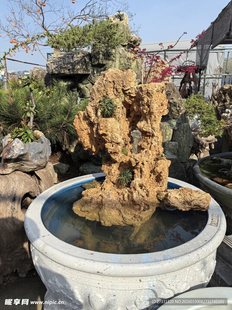 中式庭院假山景观喷泉