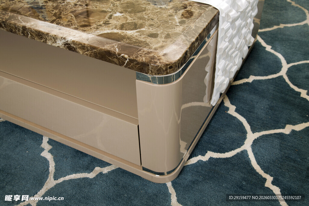 床尾精致收纳柜细节展示