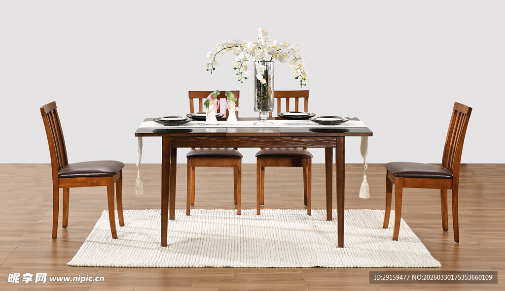 现代简约餐桌椅组合摆件