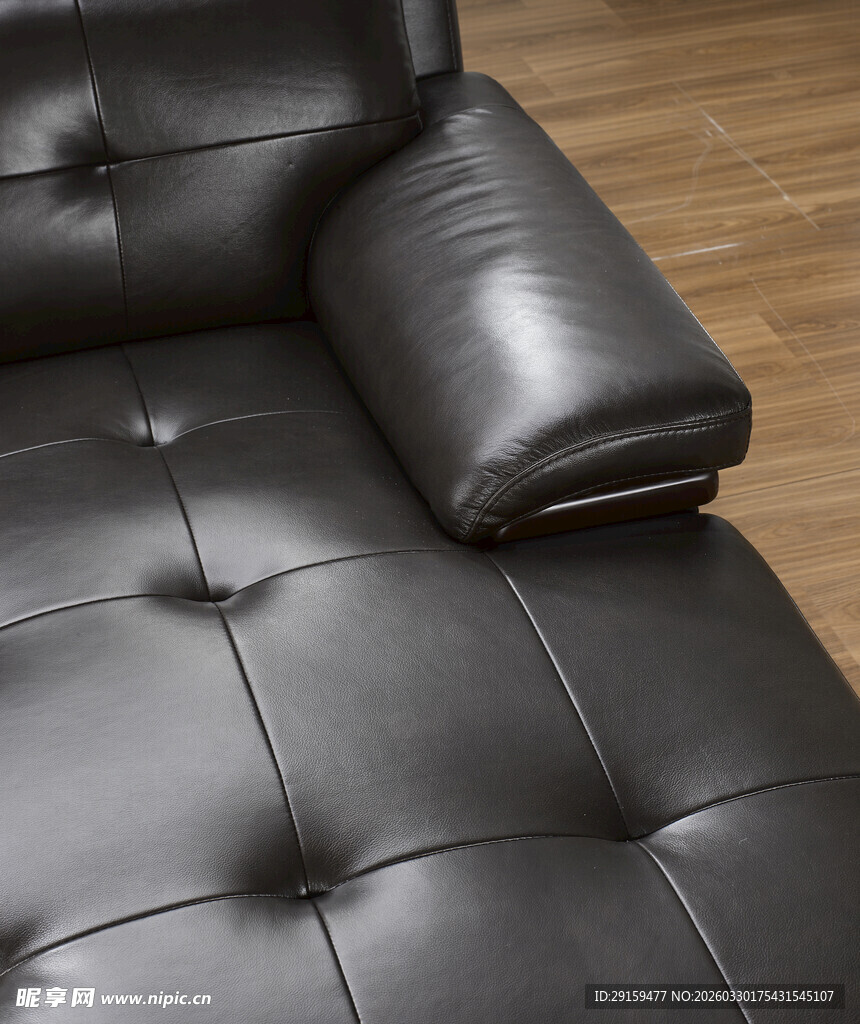 黑色真皮沙发细节特写