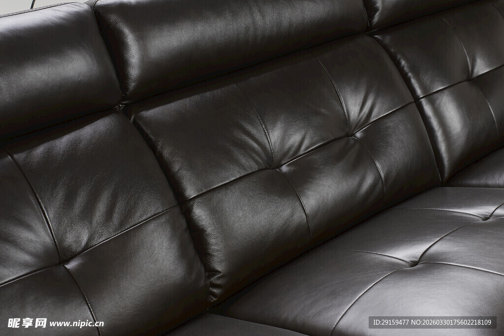 黑色真皮沙发细节特写