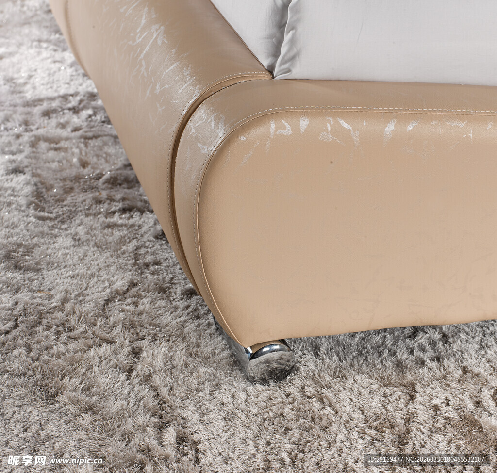 米色沙发脚细节展示