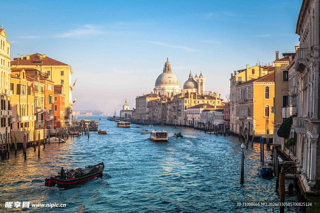 威尼斯水城美丽河道风景