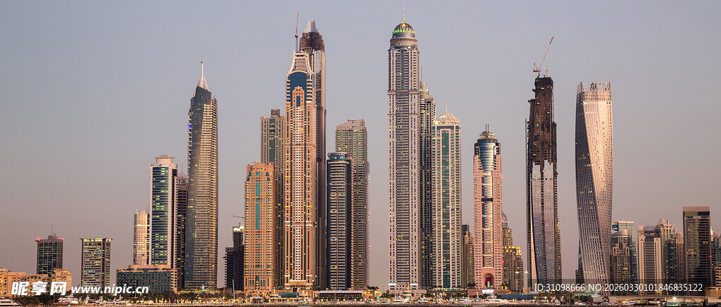 城市天际线壮丽景观