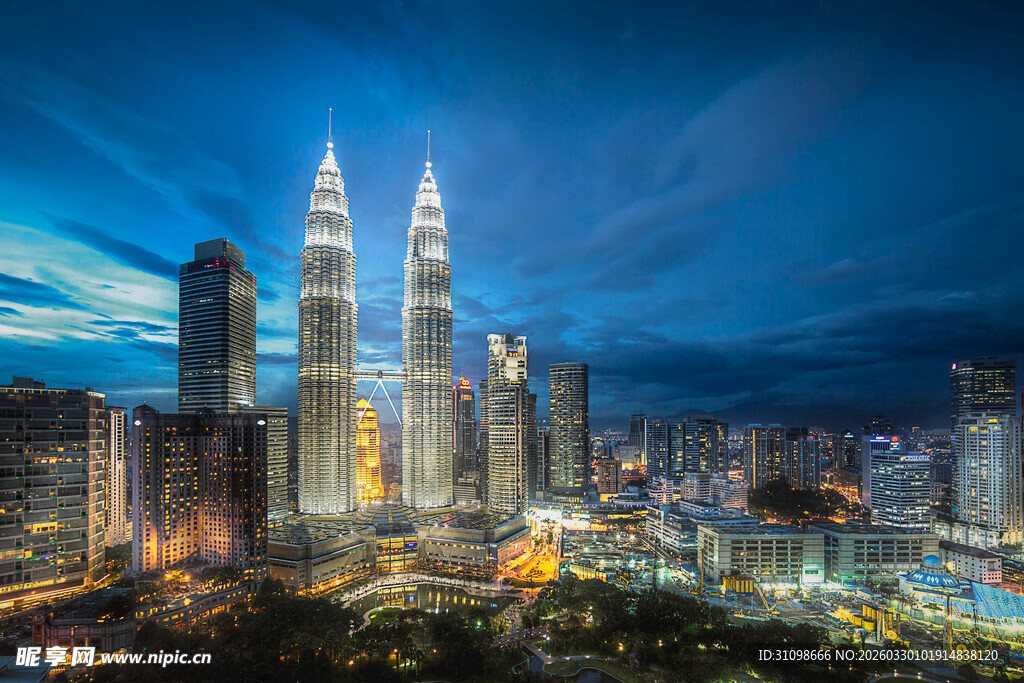 双子塔夜景风光