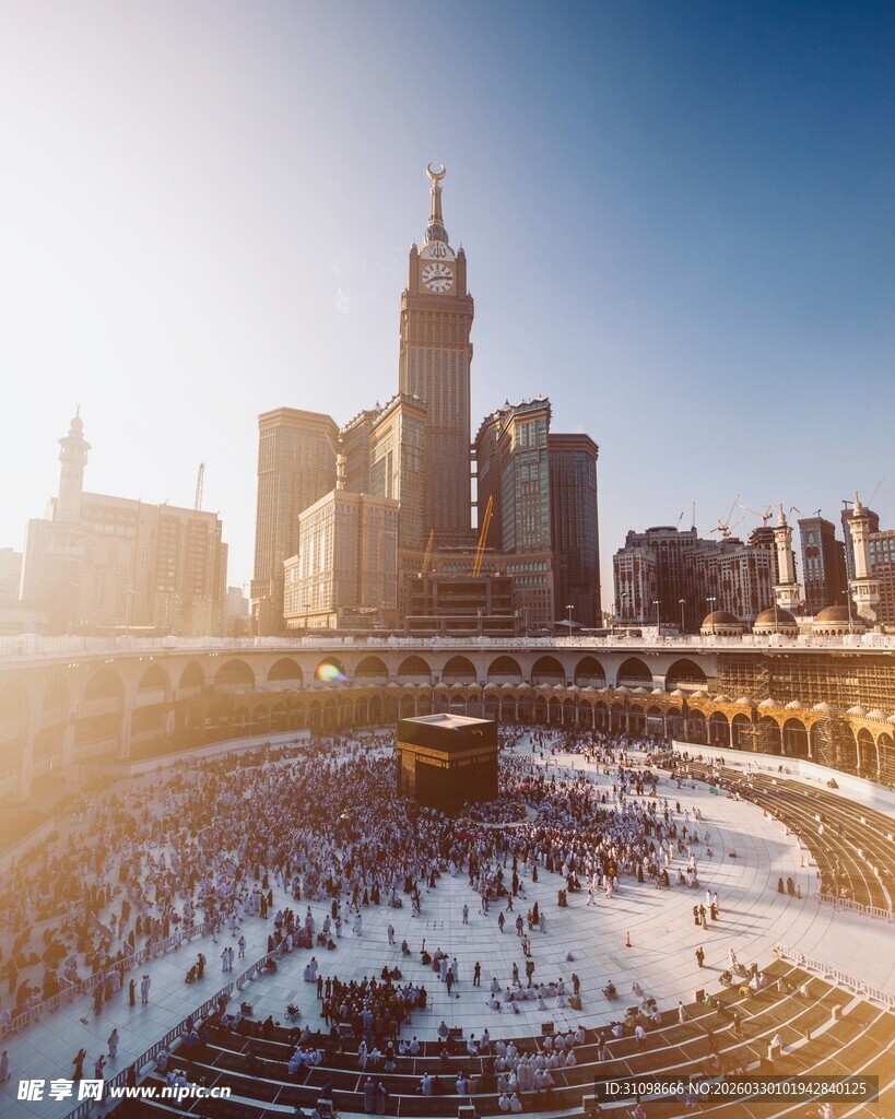 城市广场与摩天大楼景观