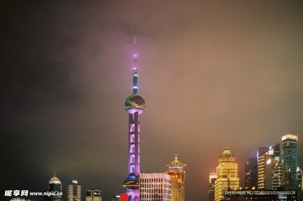 上海夜景东方明珠璀璨夺目