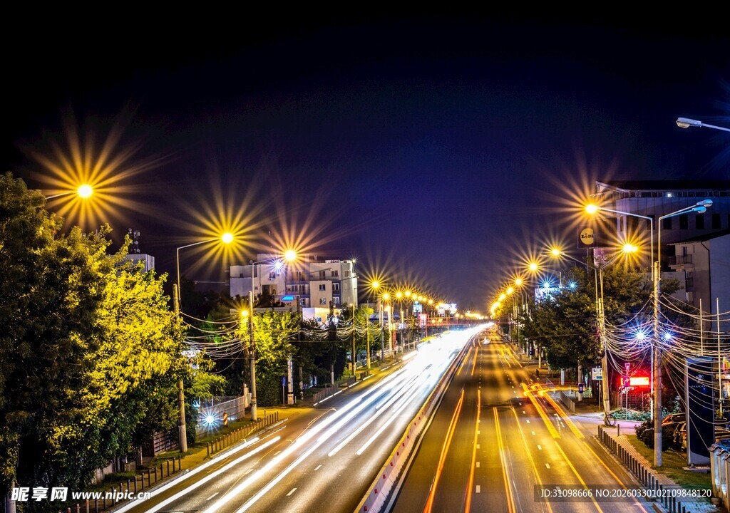 城市夜景车流灯光轨迹