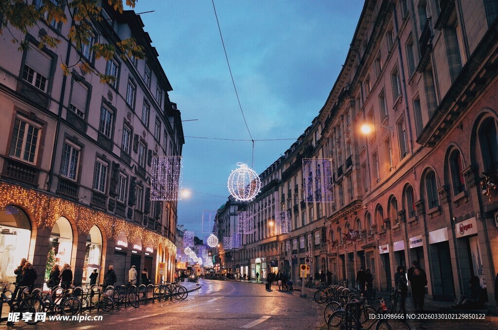 夜幕下的欧式街道美景