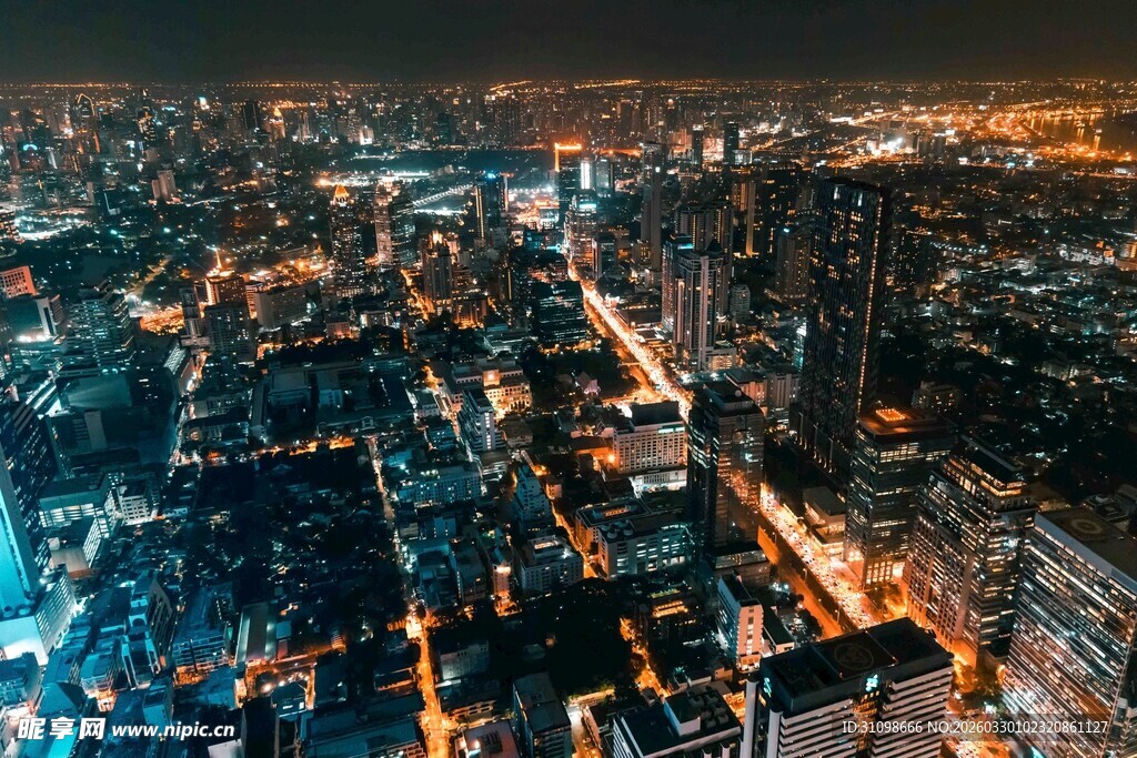 城市璀璨夜景俯瞰图