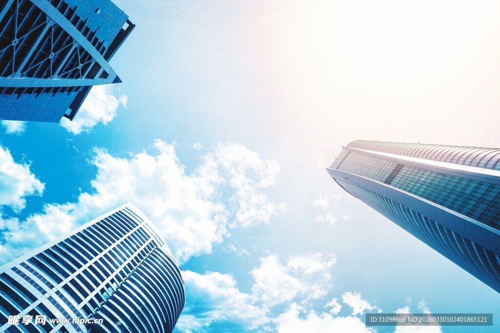 仰望城市高楼天际线