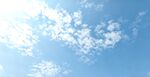 晴朗蓝天飘浮朵朵白云