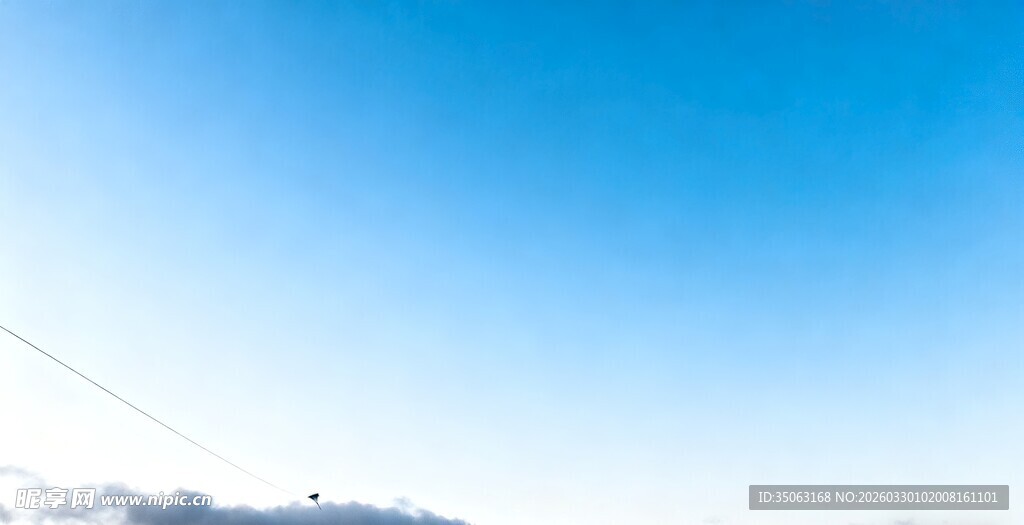 晴朗蓝天远景朦胧视野佳