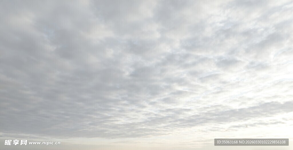 天空中的层叠云朵