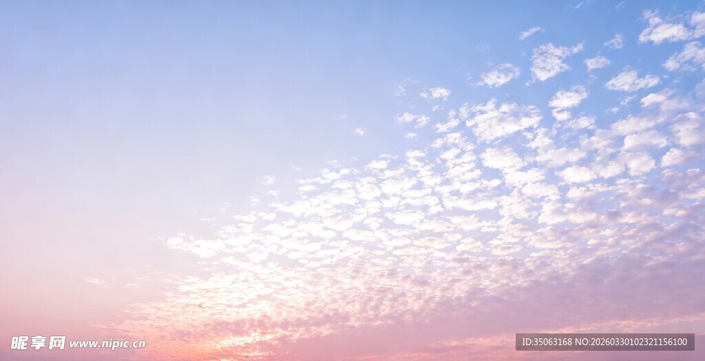 梦幻天空中的绚丽云彩