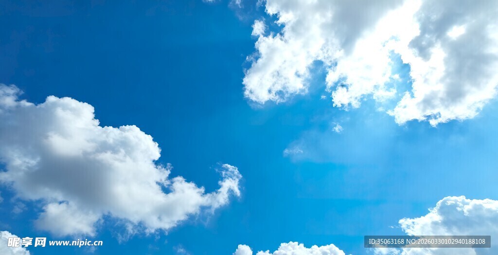 晴朗蓝天与白云