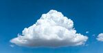 蓝天下的蓬松白云