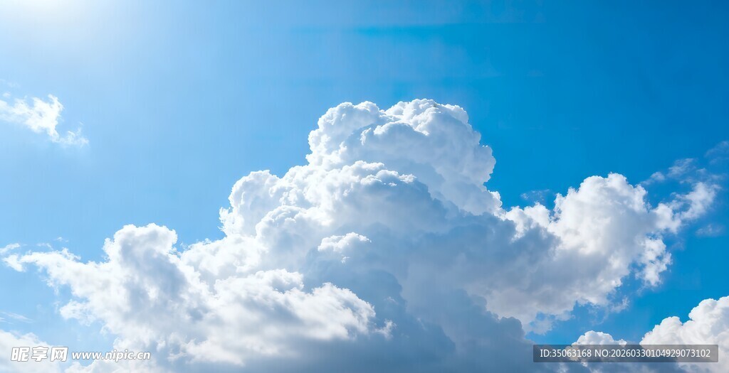 蓝天白云美景图