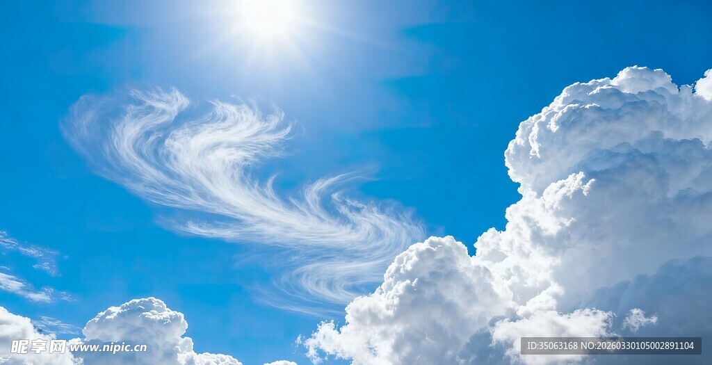 蓝天之上的梦幻云朵