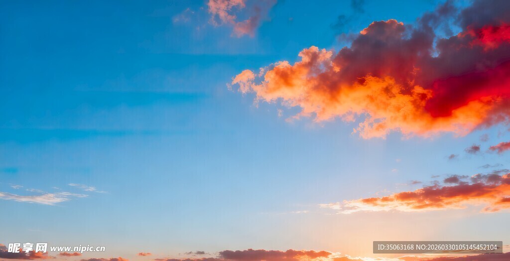 夕阳下绚烂的天空美景