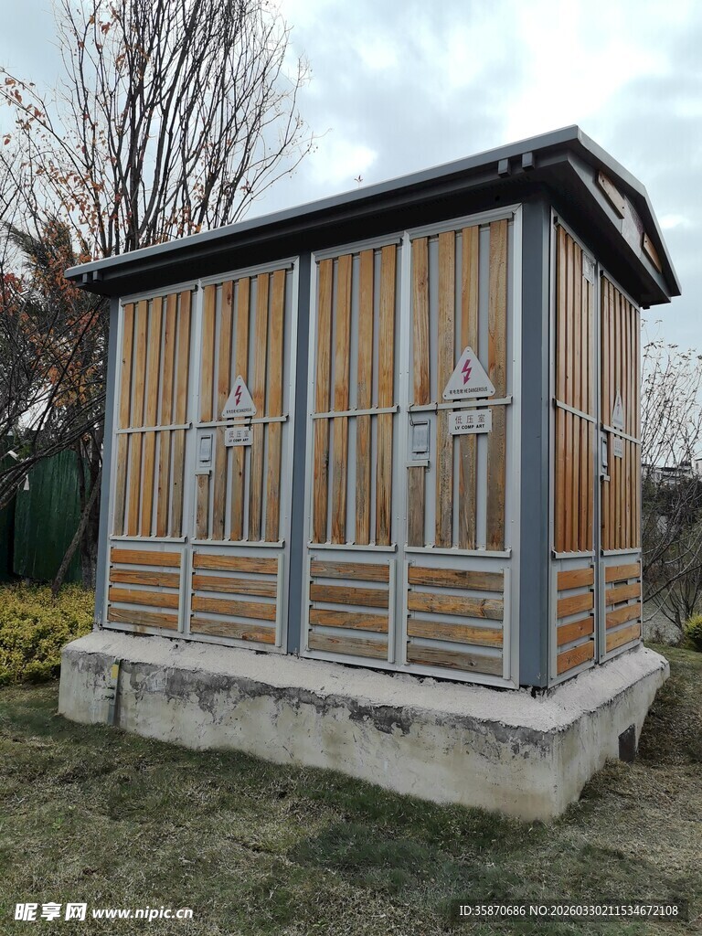 户外木质设备小屋